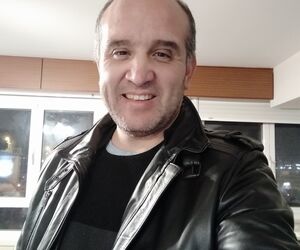 José